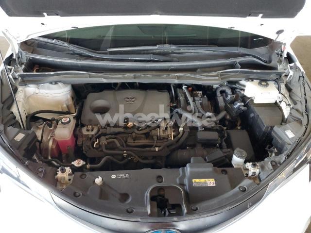 Photo 5 of 2021 TOYOTA SIENNA LE (VIN 5TDKRKEC2MS038426)
