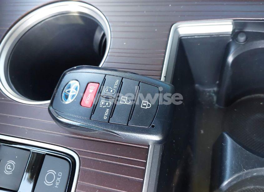 Photo 11 of 2023 Toyota Sienna LE (VIN 5TDKRKEC2PS173314)