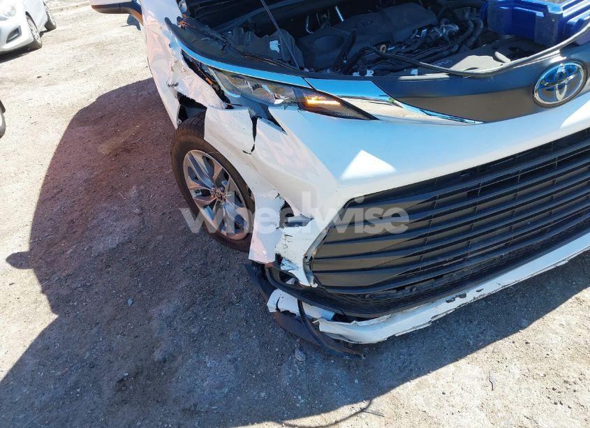 Photo 6 of 2023 Toyota Sienna LE (VIN 5TDKRKEC2PS173314)