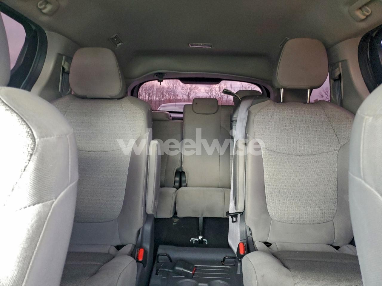 Photo 10 of 2021 TOYOTA SIENNA LE (VIN 5TDKRKEC3MS018640)