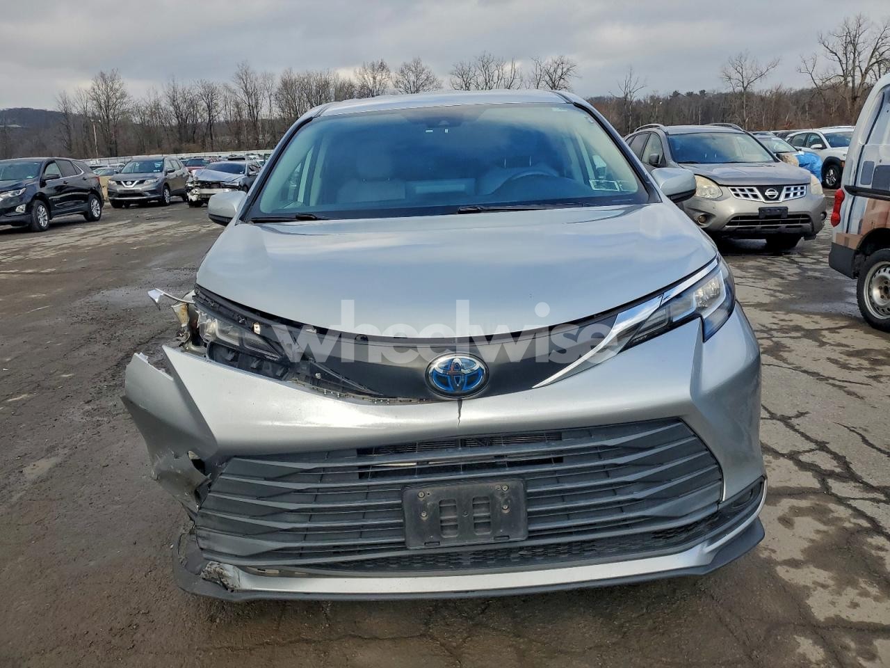 Photo 5 of 2021 TOYOTA SIENNA LE (VIN 5TDKRKEC3MS018640)