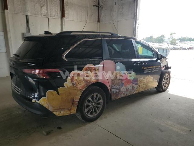 Photo 7 of 2021 TOYOTA SIENNA LE (VIN 5TDKRKEC3MS070463)