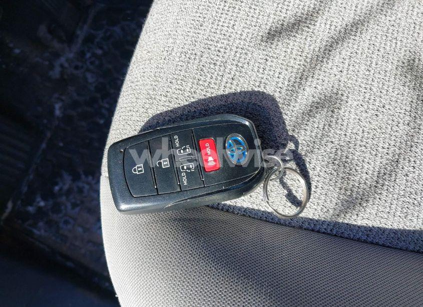 Photo 11 of 2022 Toyota Sienna LE (VIN 5TDKRKEC3NS106833)