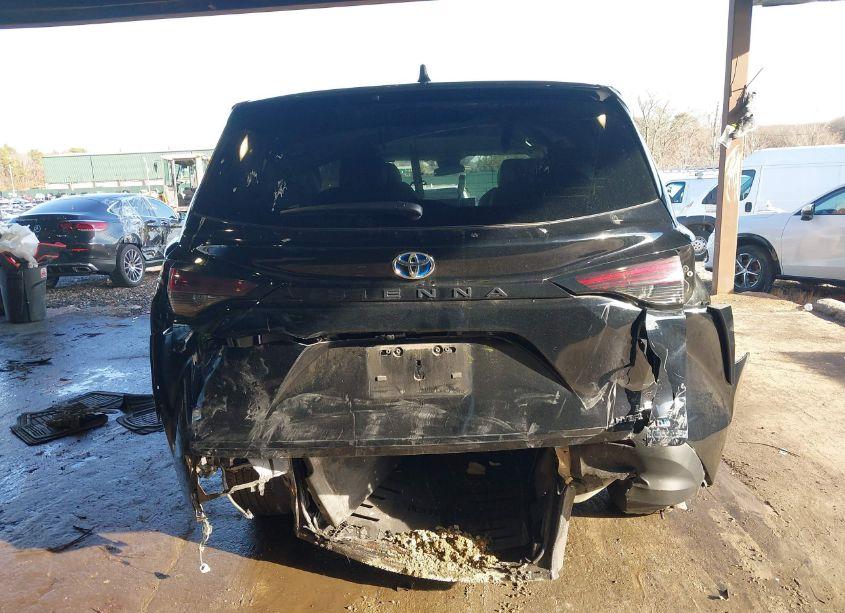 Photo 16 of 2023 Toyota Sienna LE (VIN 5TDKRKEC3PS163911)