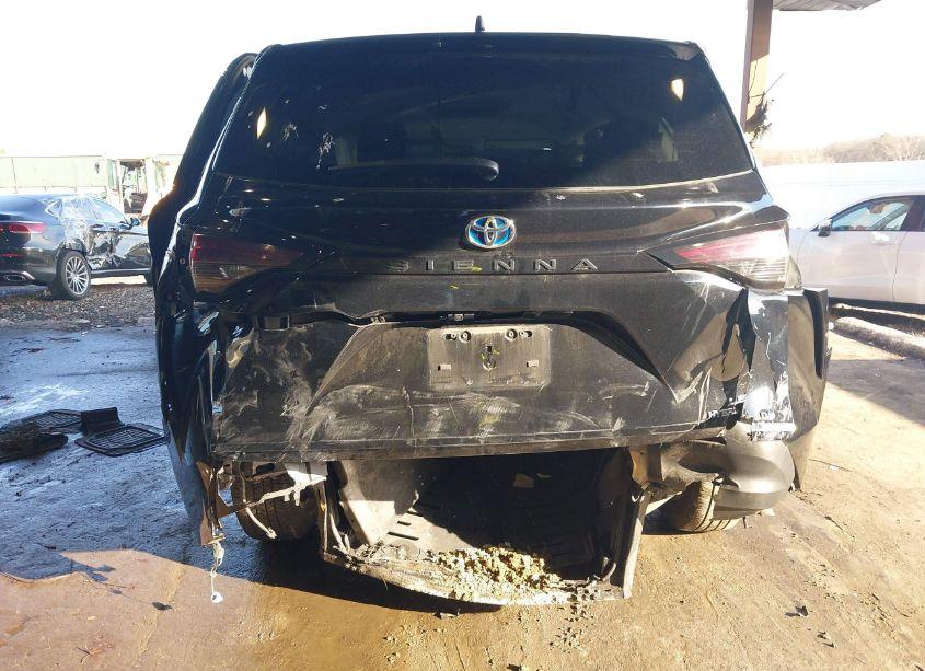 Photo 6 of 2023 Toyota Sienna LE (VIN 5TDKRKEC3PS163911)