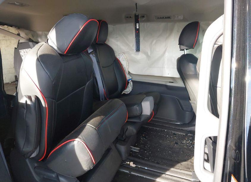 Photo 8 of 2023 Toyota Sienna LE (VIN 5TDKRKEC3PS163911)