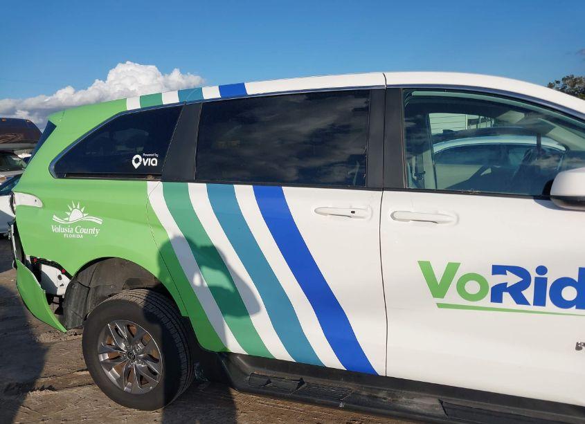 Photo 13 of 2024 Toyota Sienna LE (VIN 5TDKRKEC3RS184423)