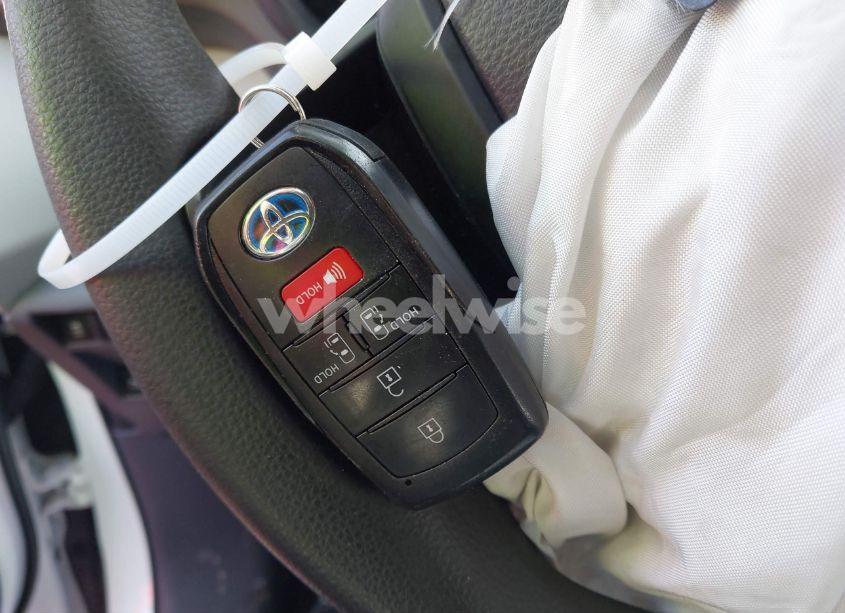 Photo 11 of 2022 Toyota Sienna LE (VIN 5TDKRKEC4NS101172)