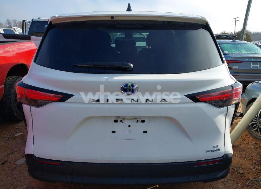 Photo 16 of 2022 Toyota Sienna LE (VIN 5TDKRKEC4NS101172)