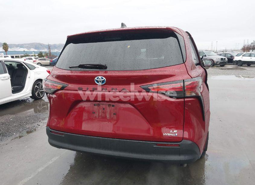 Photo 17 of 2022 Toyota Sienna LE (VIN 5TDKRKEC4NS118263)