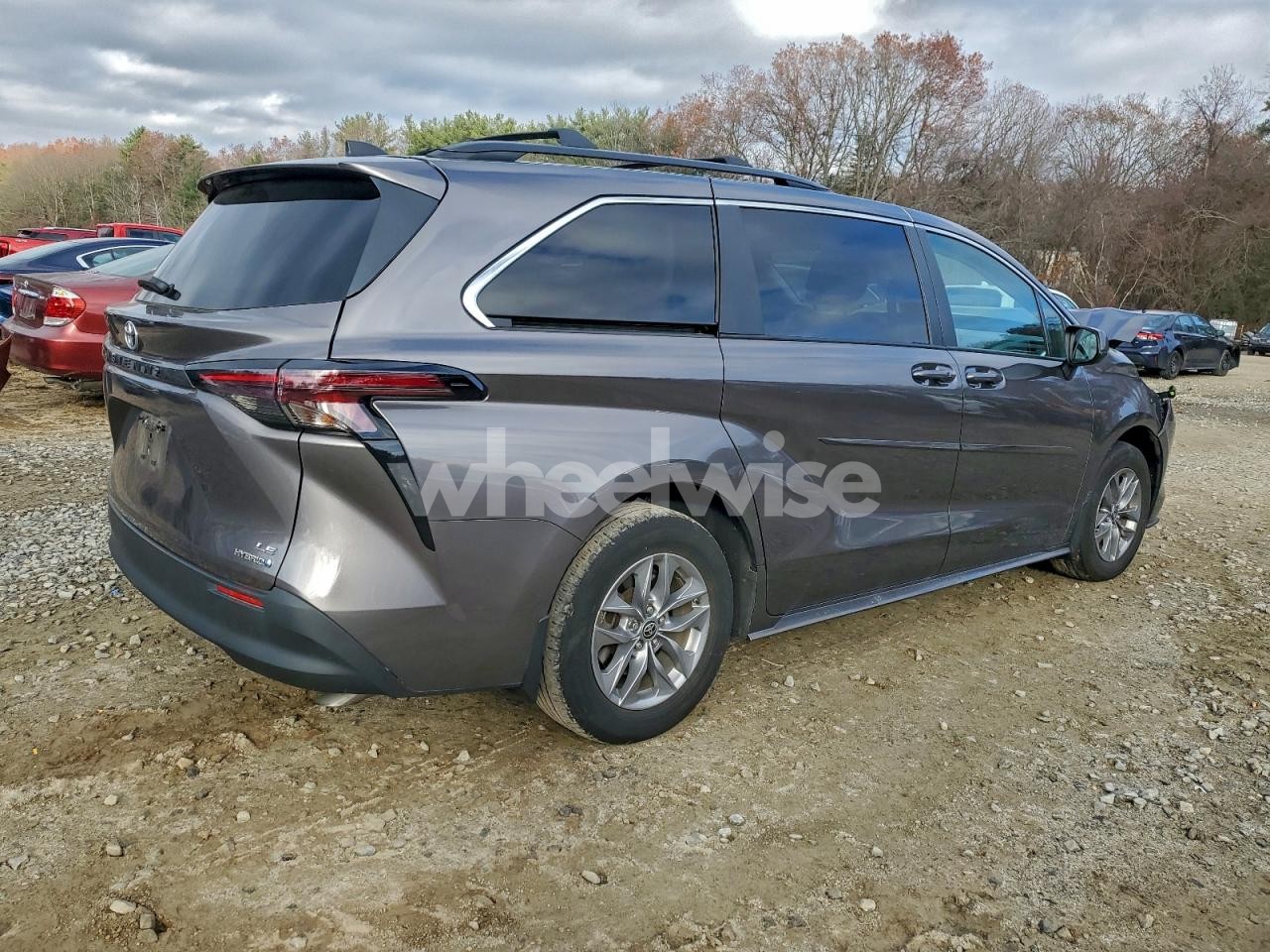 Photo 3 of 2023 TOYOTA SIENNA LE (VIN 5TDKRKEC4PS174979)
