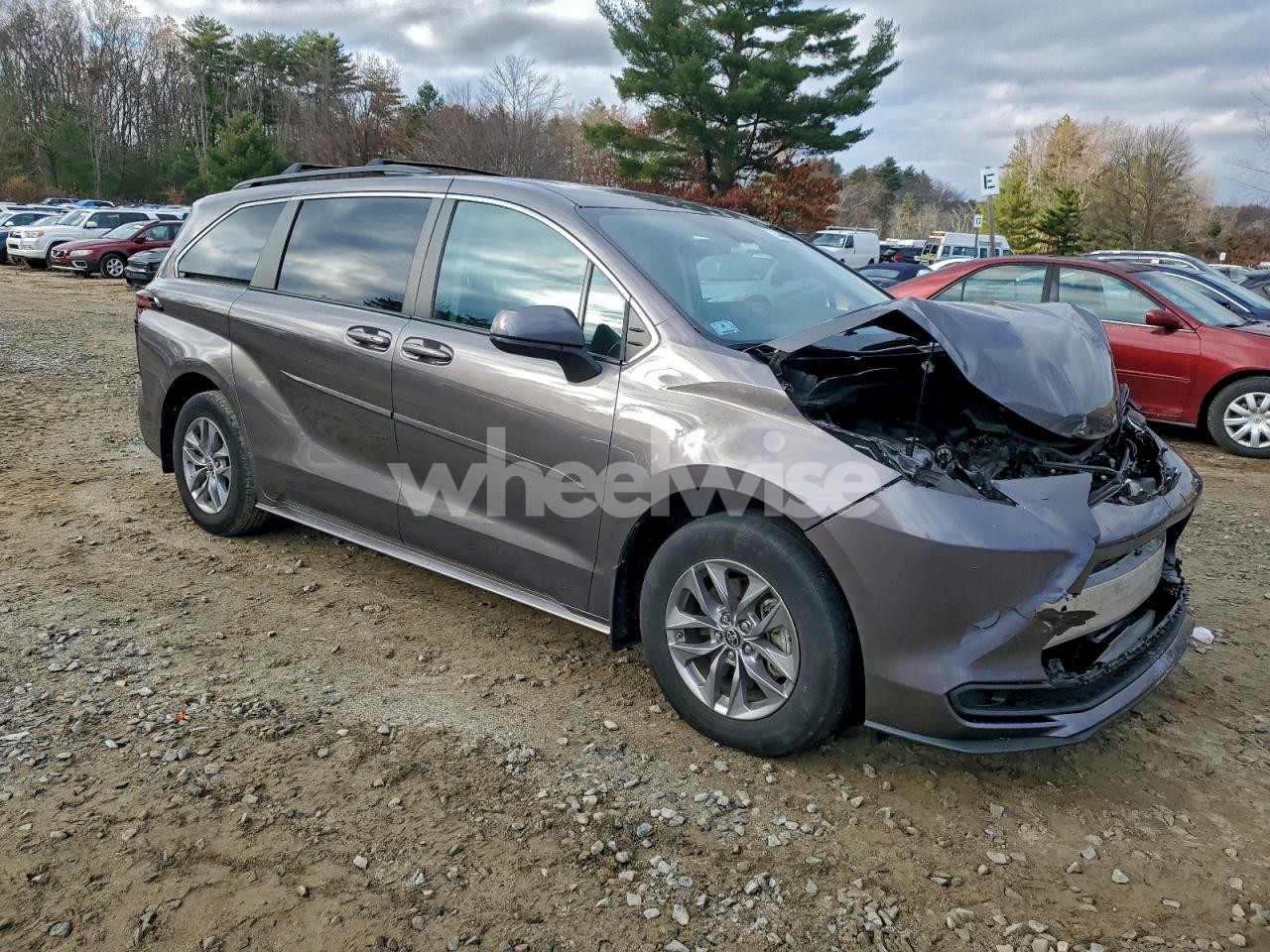 Photo 4 of 2023 TOYOTA SIENNA LE (VIN 5TDKRKEC4PS174979)