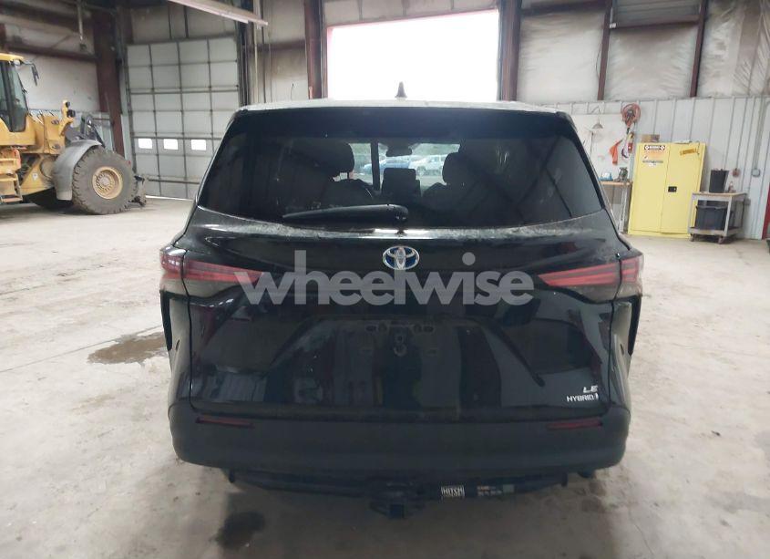 Photo 16 of 2021 Toyota Sienna LE (VIN 5TDKRKEC5MS049307)