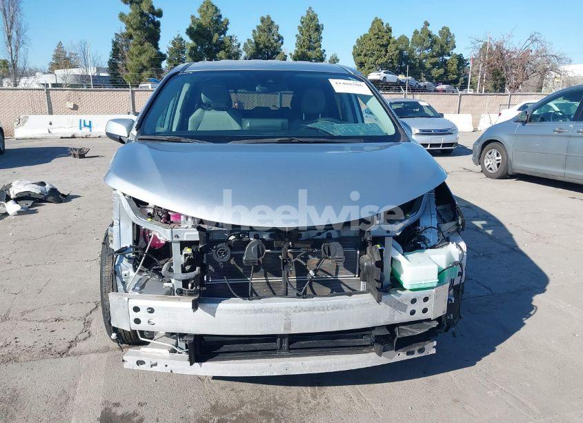 Photo 13 of 2021 Toyota Sienna LE (VIN 5TDKRKEC5MS057780)