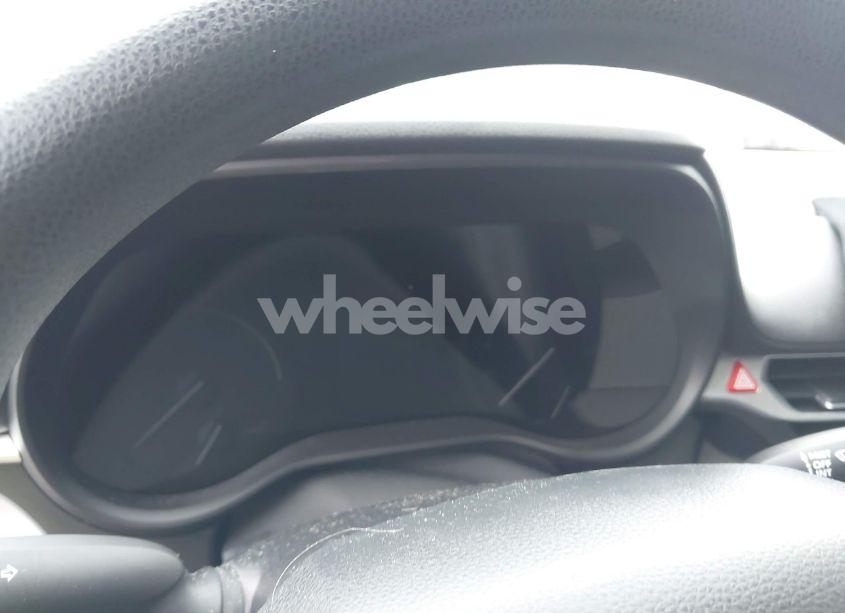 Photo 7 of 2022 Toyota Sienna LE (VIN 5TDKRKEC5NS094328)