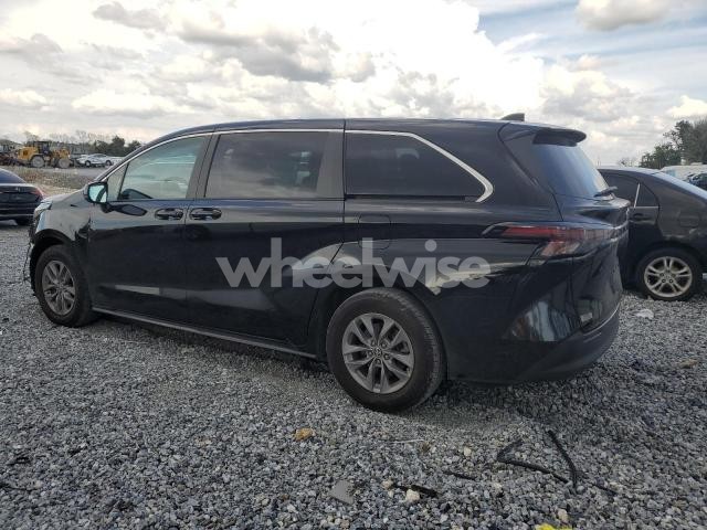 Photo 2 of 2023 TOYOTA SIENNA LE (VIN 5TDKRKEC5PS163702)