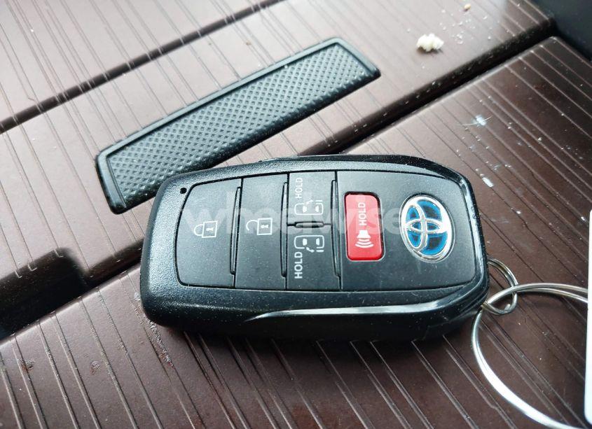 Photo 11 of 2024 Toyota Sienna LE (VIN 5TDKRKEC5RS202419)