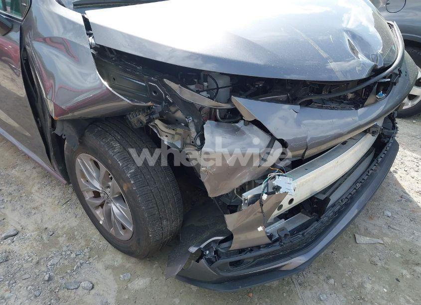 Photo 6 of 2024 Toyota Sienna LE (VIN 5TDKRKEC5RS202419)