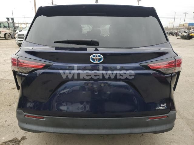 Photo 6 of 2021 TOYOTA SIENNA LE (VIN 5TDKRKEC6MS013416)