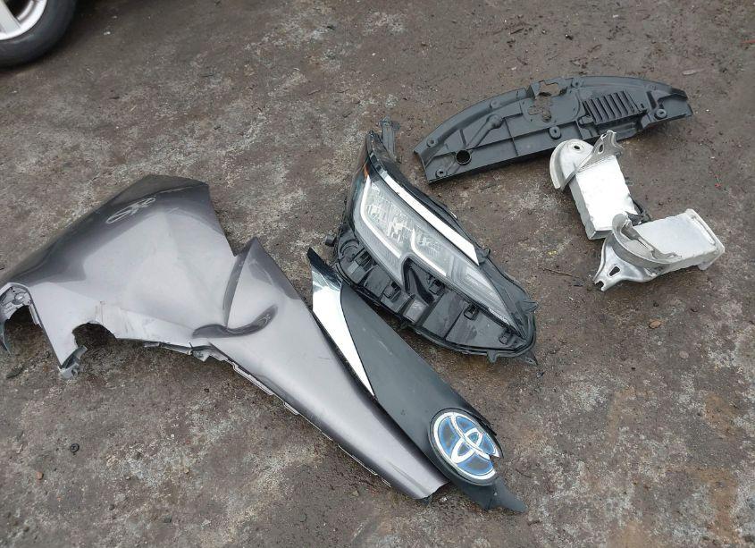 Photo 12 of 2022 Toyota Sienna LE (VIN 5TDKRKEC6NS076937)