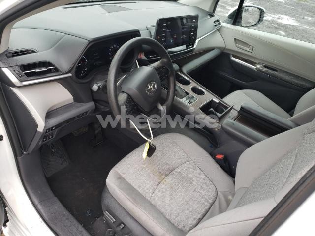 Photo 6 of 2022 TOYOTA SIENNA LE (VIN 5TDKRKEC6NS111623)