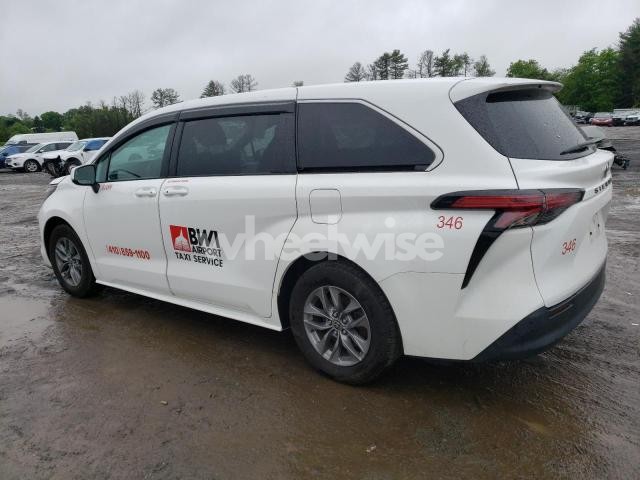 Photo 8 of 2022 TOYOTA SIENNA LE (VIN 5TDKRKEC6NS111623)