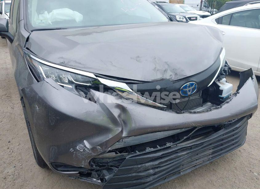 Photo 6 of 2023 Toyota Sienna LE (VIN 5TDKRKEC6PS157035)