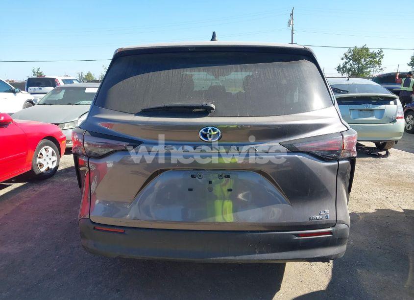 Photo 16 of 2023 Toyota Sienna LE (VIN 5TDKRKEC6PS157598)
