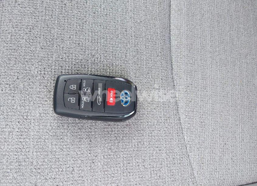 Photo 11 of 2024 Toyota Sienna LE (VIN 5TDKRKEC6RS189230)