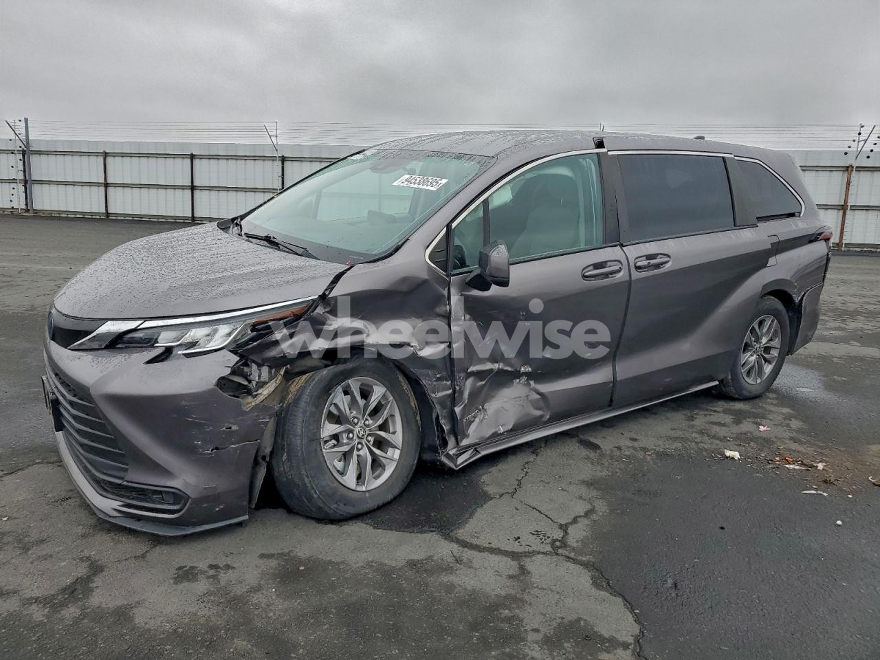 2021 TOYOTA SIENNA LE (VIN 5TDKRKEC8MS055862) main photo