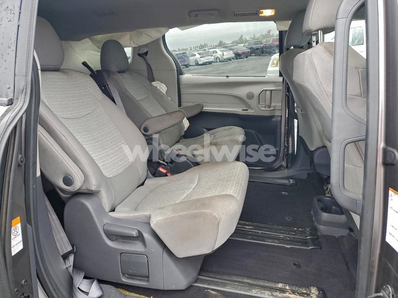 Photo 11 of 2021 TOYOTA SIENNA LE (VIN 5TDKRKEC8MS055862)