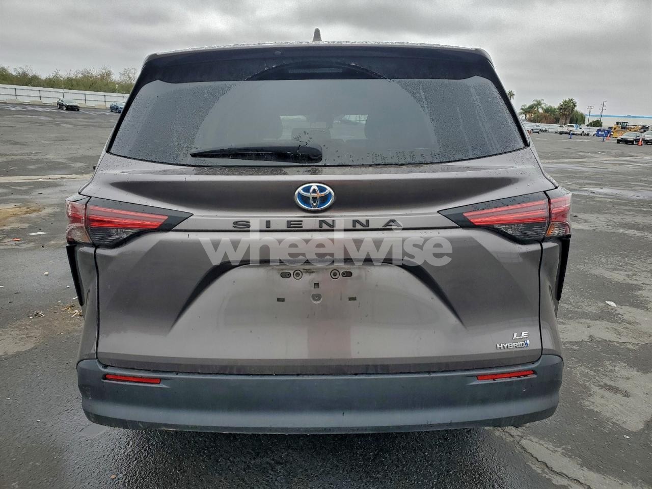 Photo 6 of 2021 TOYOTA SIENNA LE (VIN 5TDKRKEC8MS055862)