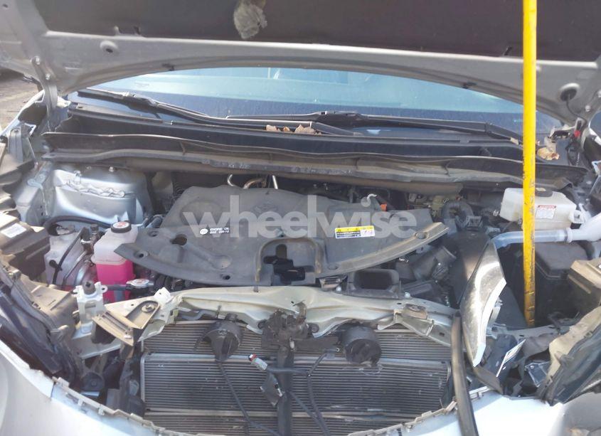 Photo 10 of 2022 Toyota Sienna LE (VIN 5TDKRKEC8NS122803)