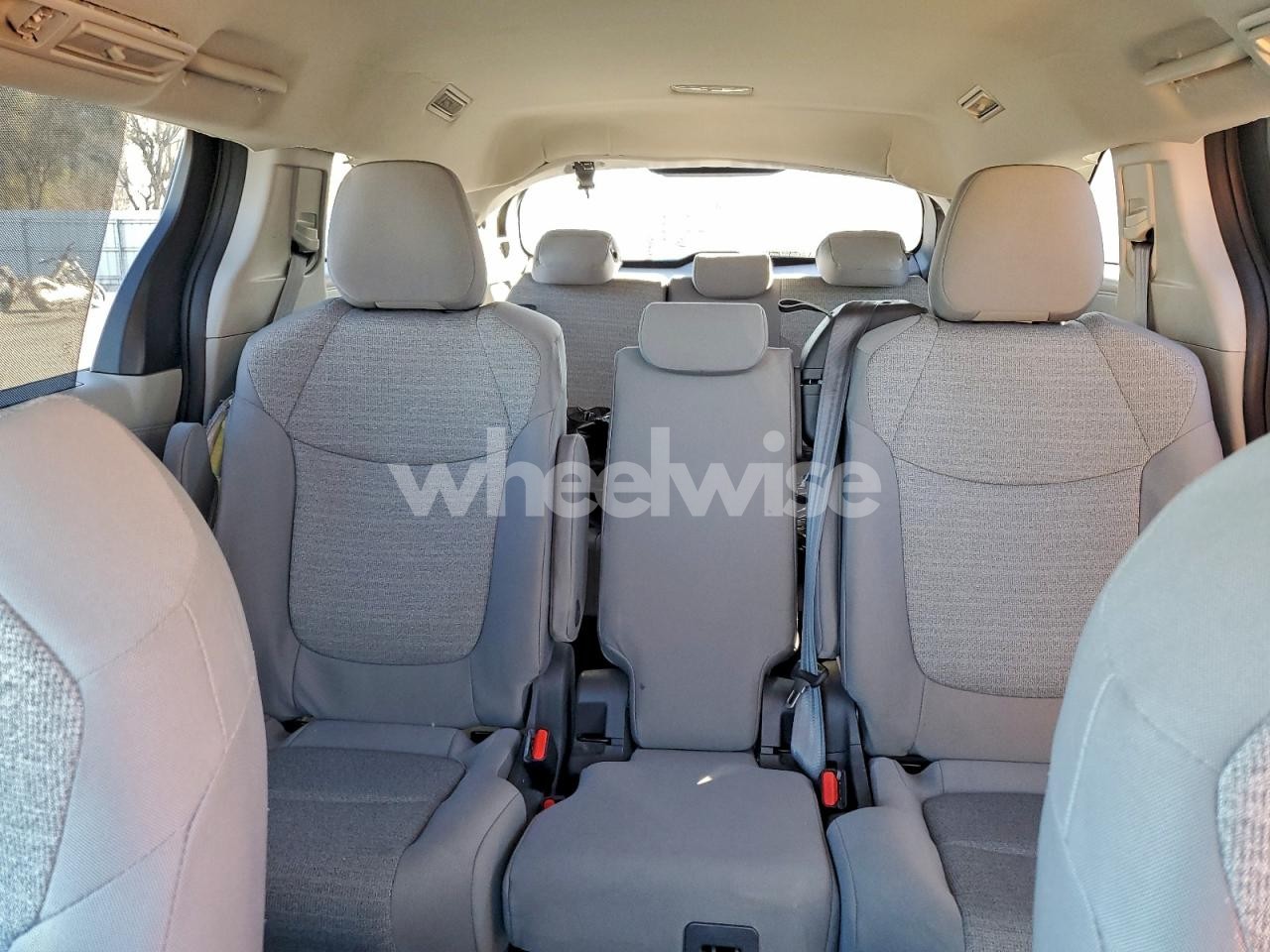 Photo 10 of 2021 TOYOTA SIENNA LE (VIN 5TDKRKEC9MS020912)