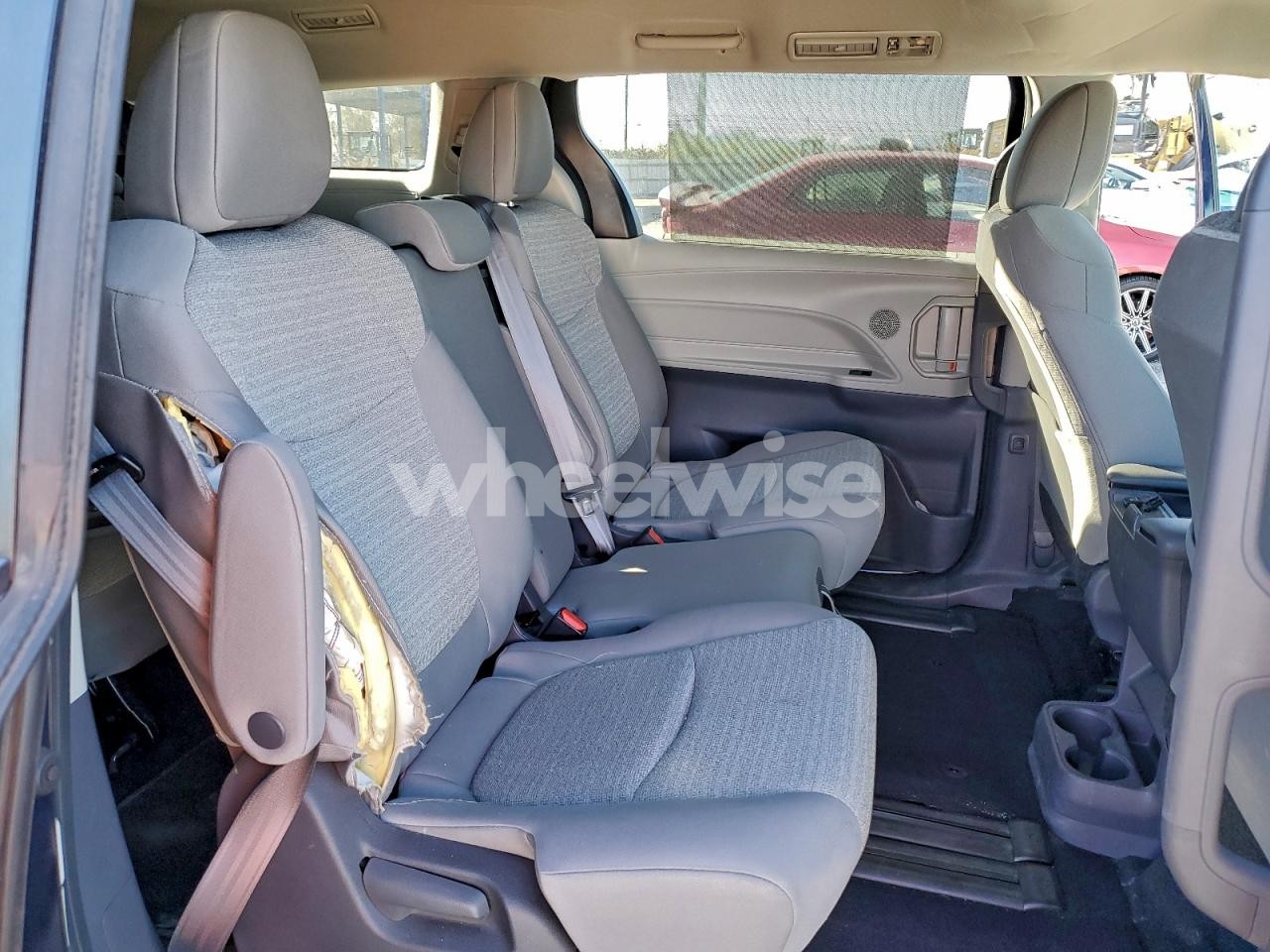 Photo 11 of 2021 TOYOTA SIENNA LE (VIN 5TDKRKEC9MS020912)