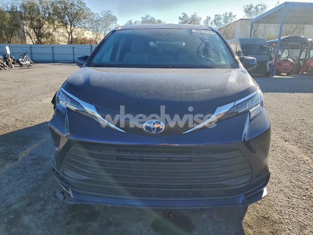 Photo 5 of 2021 TOYOTA SIENNA LE (VIN 5TDKRKEC9MS020912)