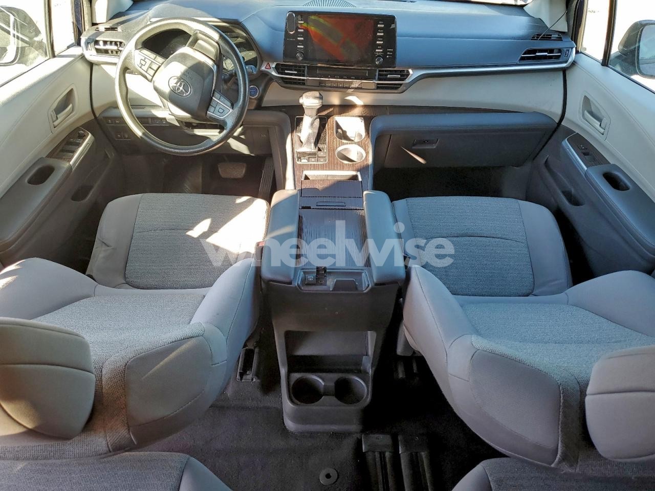 Photo 8 of 2021 TOYOTA SIENNA LE (VIN 5TDKRKEC9MS020912)