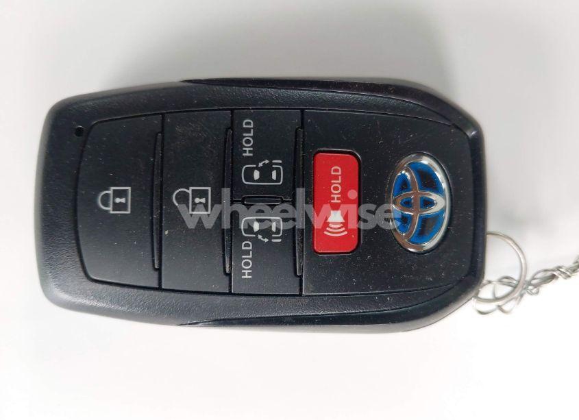 Photo 11 of 2021 Toyota Sienna LE (VIN 5TDKRKEC9MS034194)