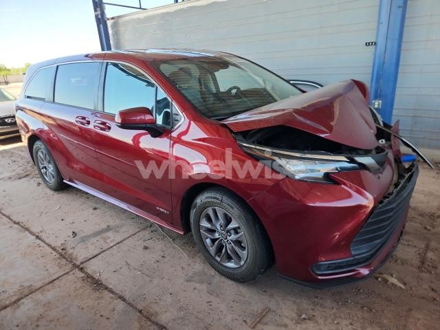 Photo 10 of 2021 TOYOTA SIENNA LE (VIN 5TDKRKEC9MS035359)