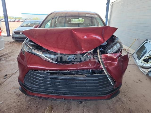 Photo 3 of 2021 TOYOTA SIENNA LE (VIN 5TDKRKEC9MS035359)