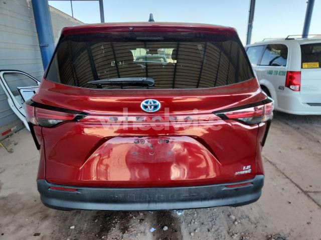 Photo 5 of 2021 TOYOTA SIENNA LE (VIN 5TDKRKEC9MS035359)