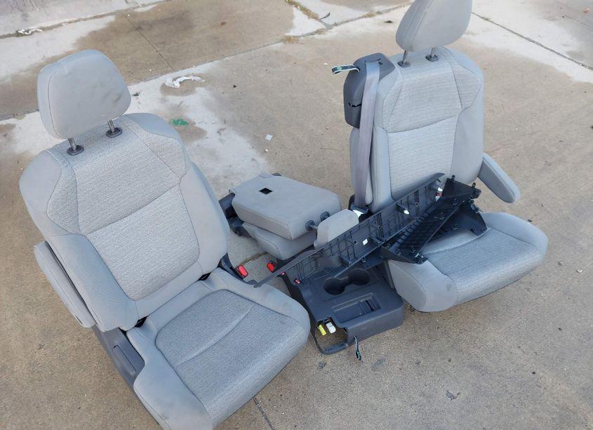 Photo 12 of 2021 Toyota Sienna LE (VIN 5TDKRKEC9MS043252)