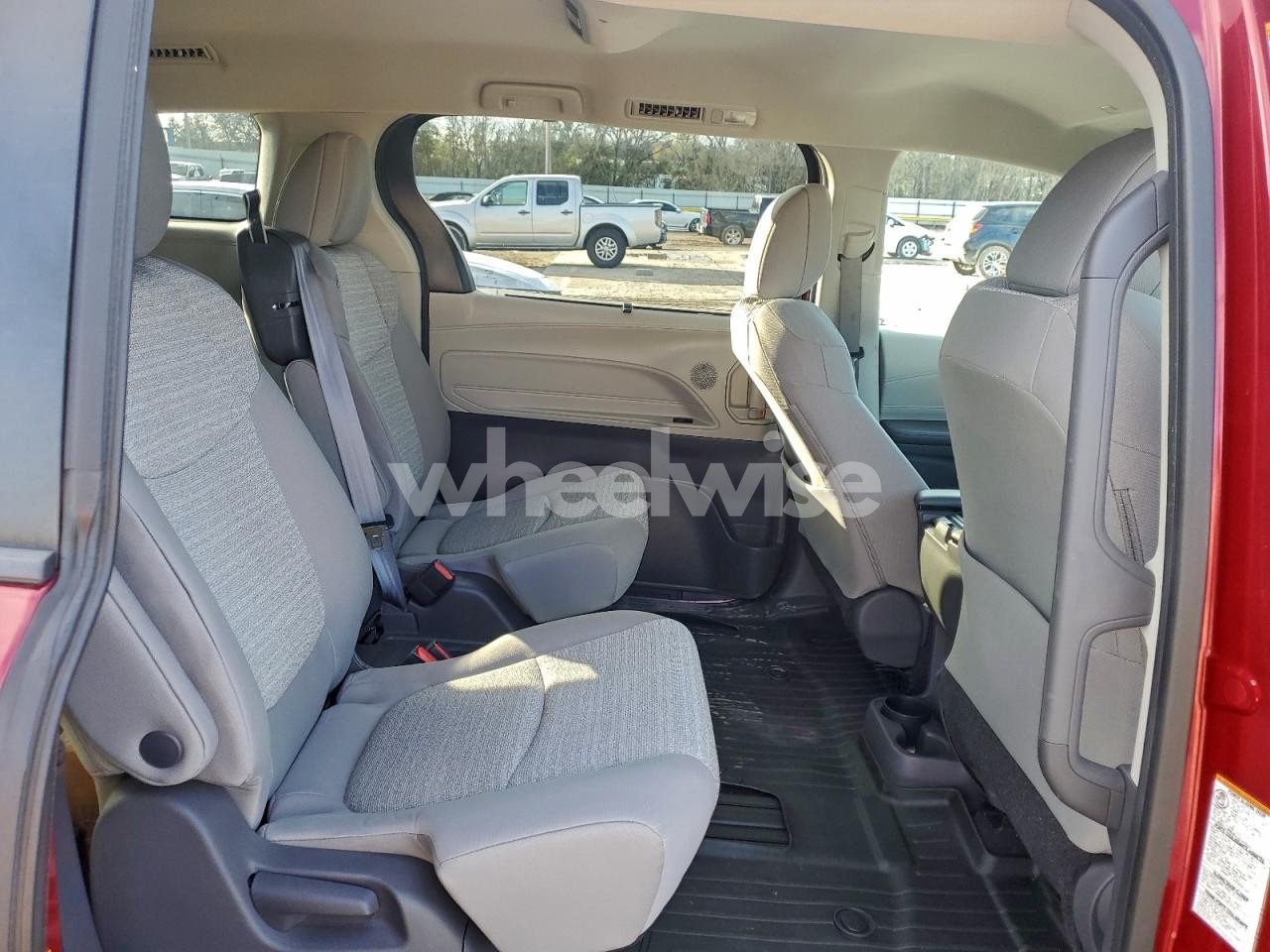 Photo 11 of 2021 TOYOTA SIENNA LE (VIN 5TDKRKEC9MS049424)