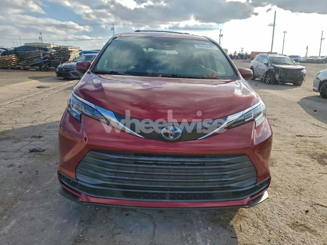 Photo 5 of 2021 TOYOTA SIENNA LE (VIN 5TDKRKEC9MS049424)