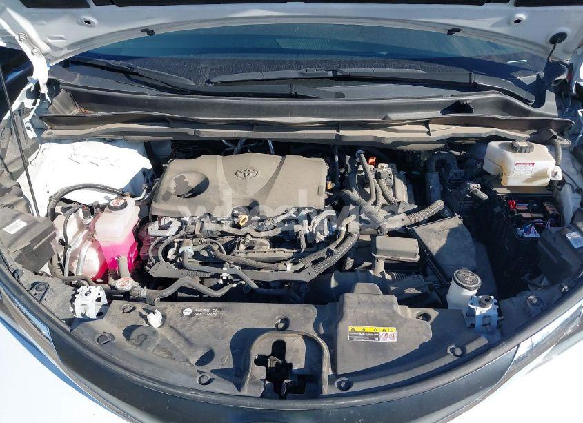 Photo 10 of 2022 Toyota Sienna LE (VIN 5TDKRKEC9NS110045)