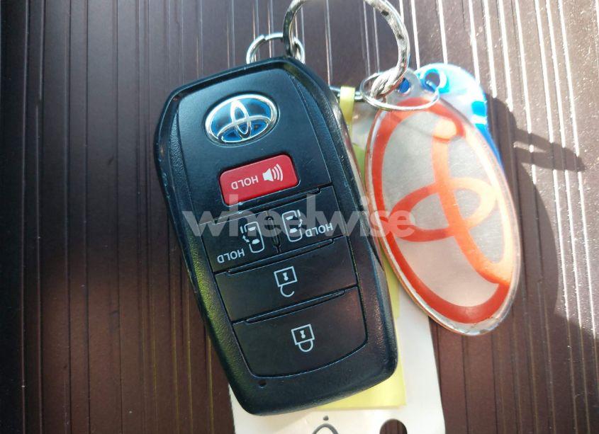 Photo 11 of 2022 Toyota Sienna LE (VIN 5TDKRKEC9NS110045)