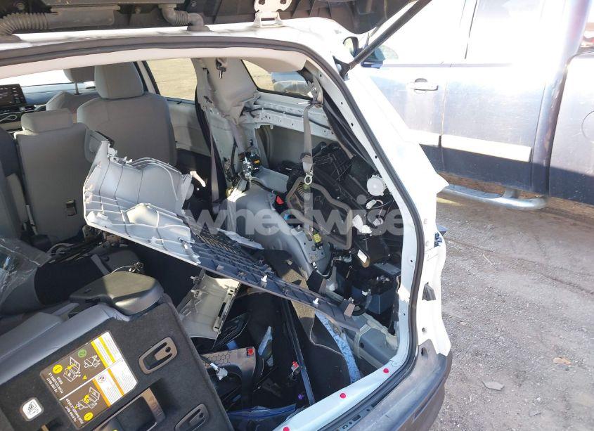 Photo 18 of 2022 Toyota Sienna LE (VIN 5TDKRKEC9NS110045)