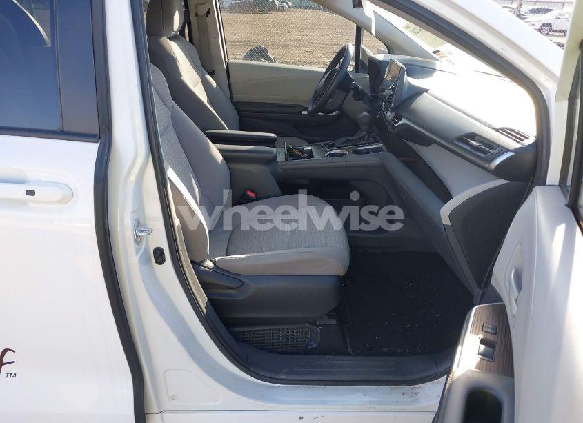 Photo 5 of 2022 Toyota Sienna LE (VIN 5TDKRKEC9NS110045)