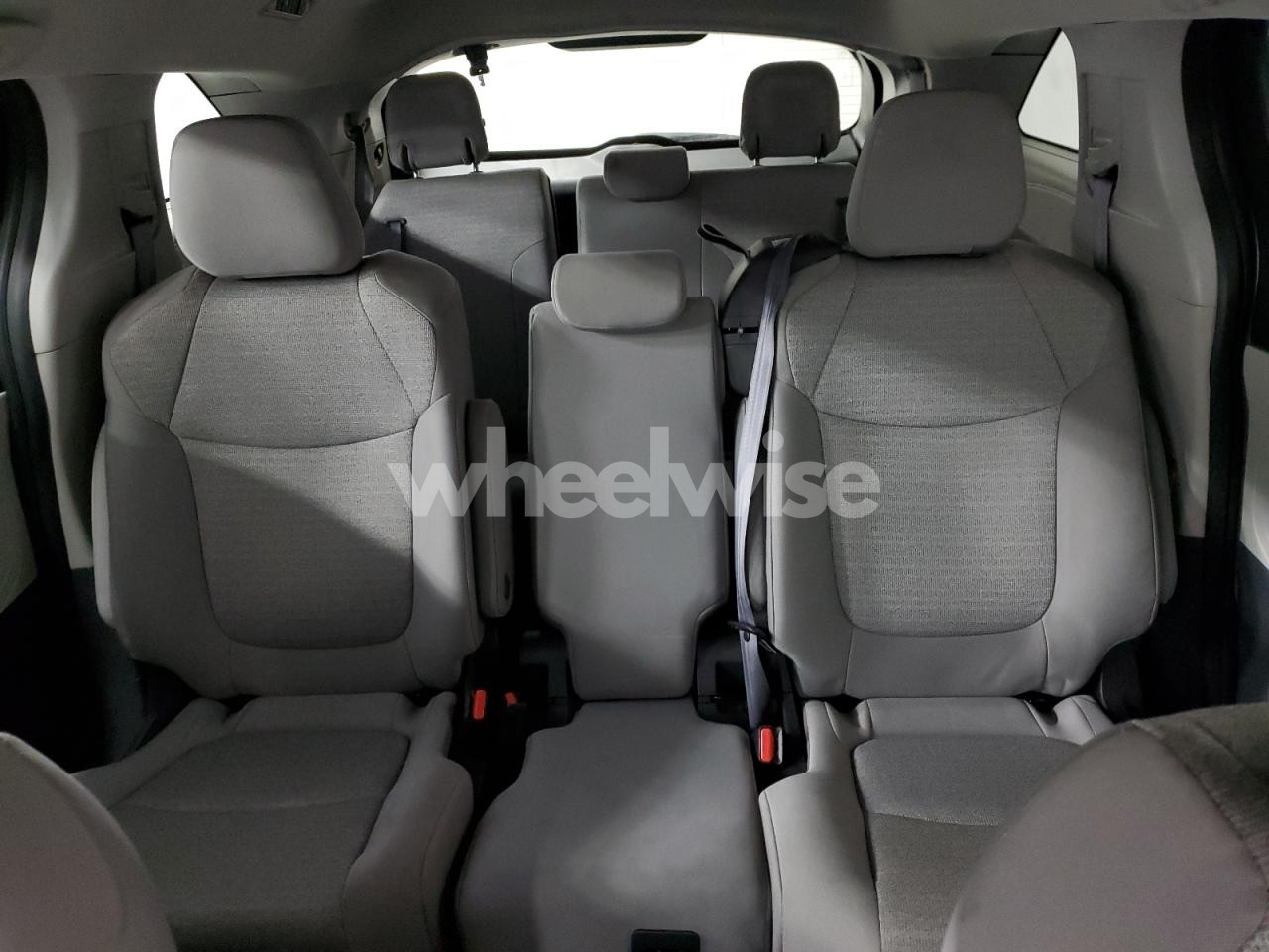Photo 10 of 2022 TOYOTA SIENNA LE (VIN 5TDKRKEC9NS116833)