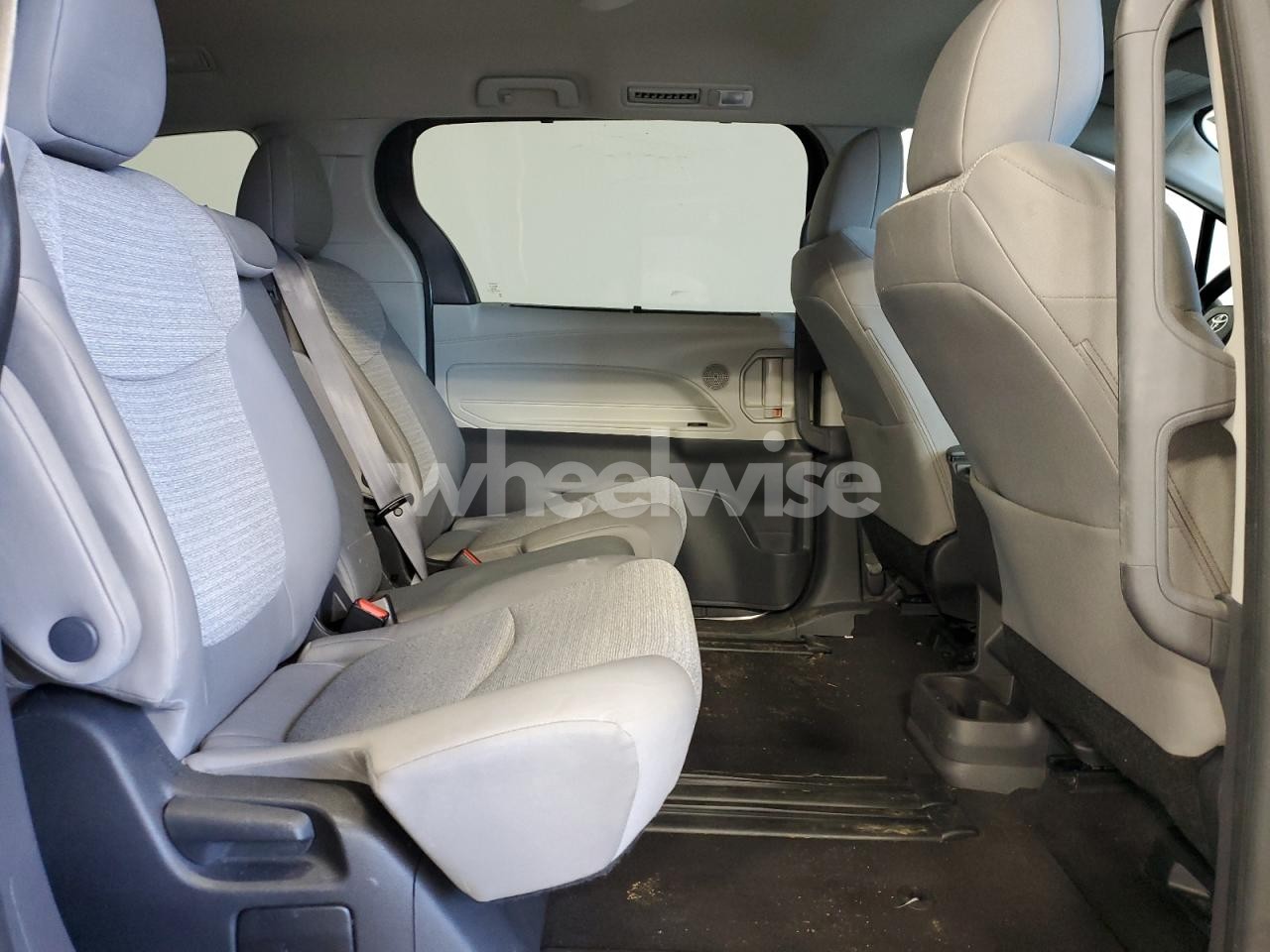 Photo 11 of 2022 TOYOTA SIENNA LE (VIN 5TDKRKEC9NS116833)